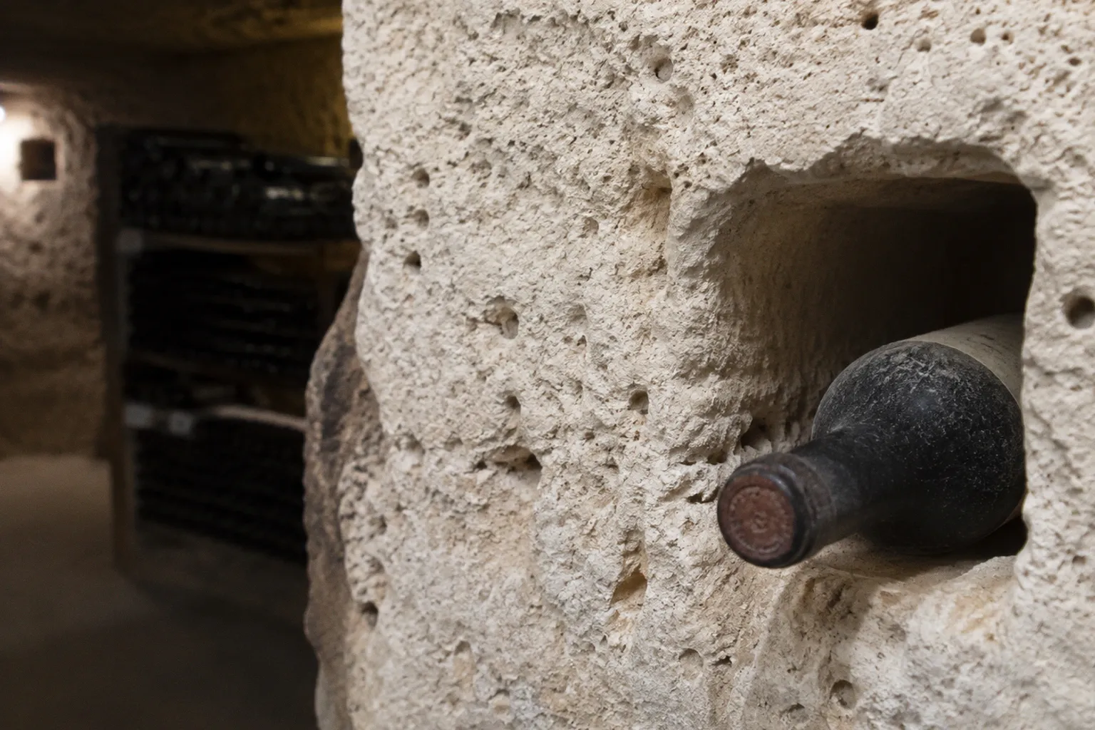 Caves en tuffeau : comment elles façonnent le vin ligérien